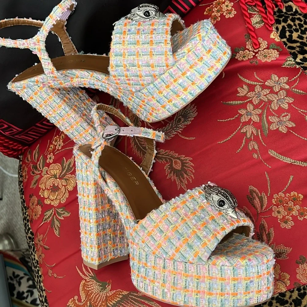 Brunch plans in pretty Kurt Geiger platforms 🌷 - Picture 2 of 11